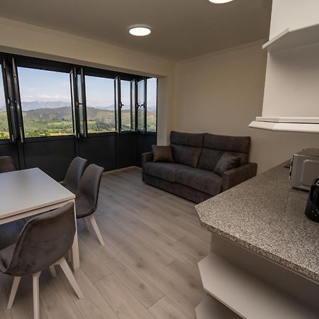 Apartamentos Turisticos Palacio De Meras Tineo Exteriér fotografie