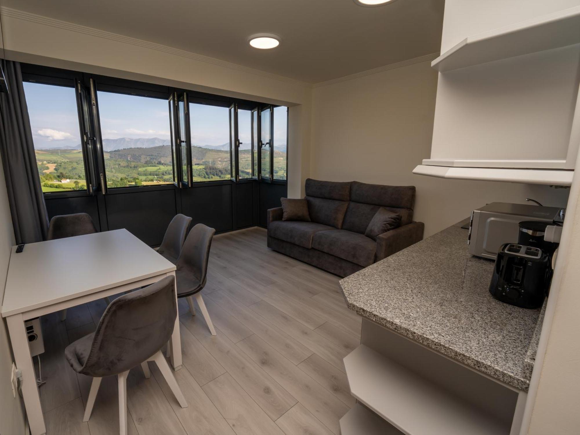 Apartamentos Turisticos Palacio De Meras Tineo Exteriér fotografie