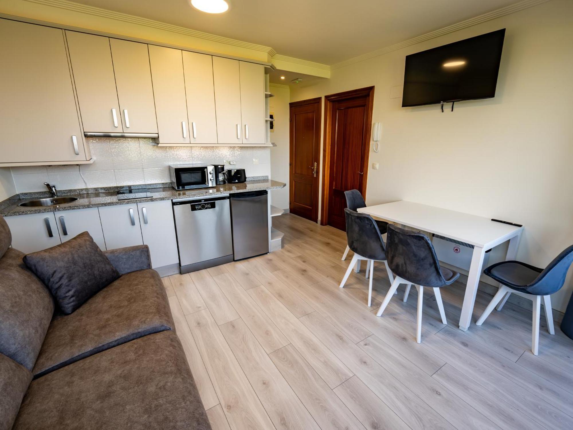 Apartamentos Turisticos Palacio De Meras Tineo Exteriér fotografie